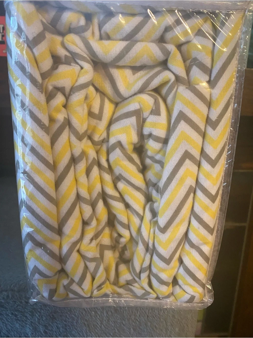 Flannel Sheet Set - Yellow & Gray Chevron (Full)